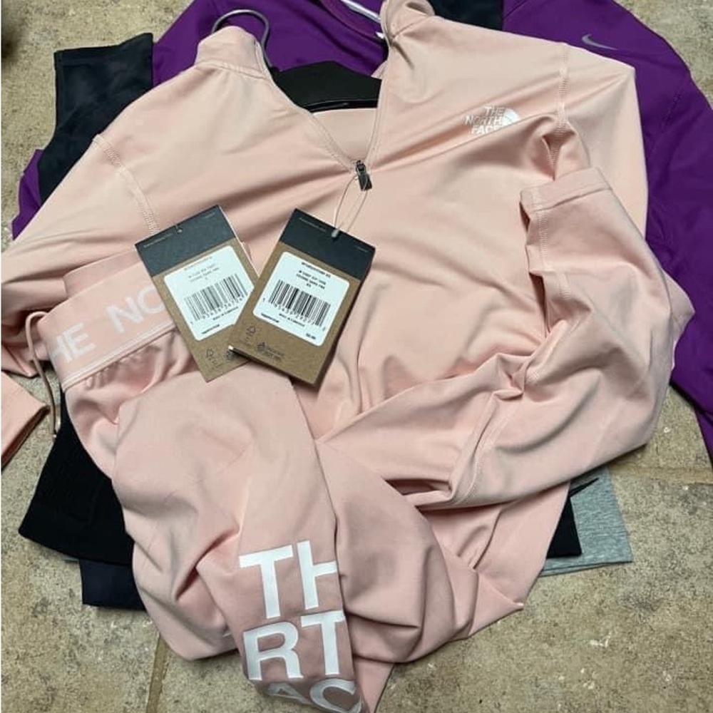 THE NORTH FACE MATCHING ATHLETIC SET
